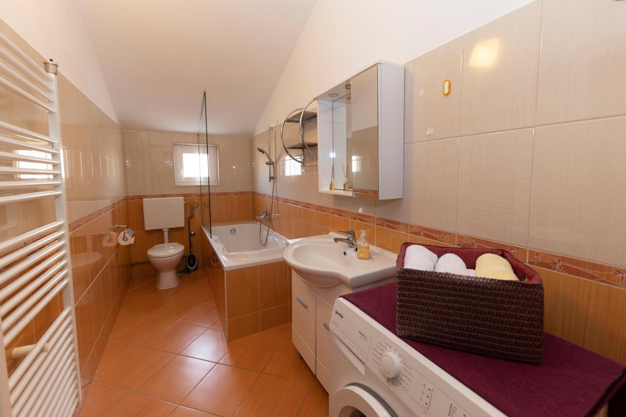 Apartman Lana Biograd Na Moru Exterior foto